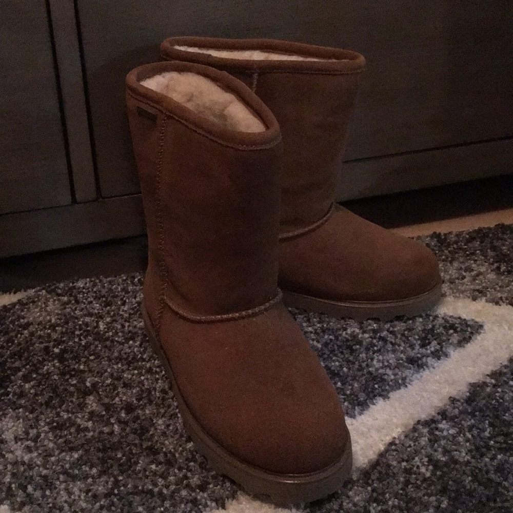 Bearpaw mid-calf waterproof boots